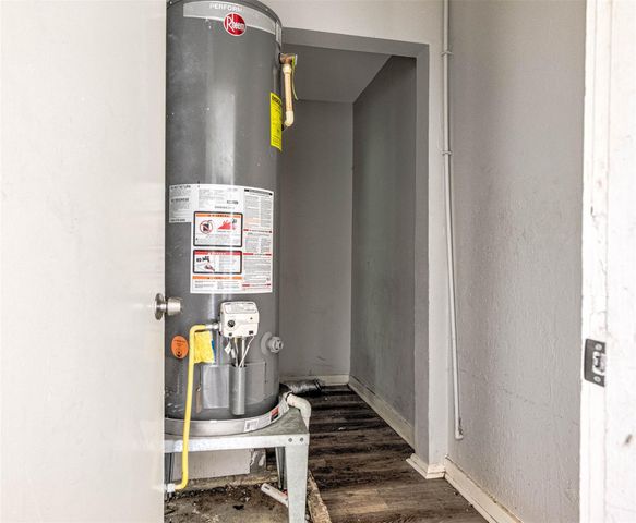 7203 Gore Drive, Houston, TX 77016