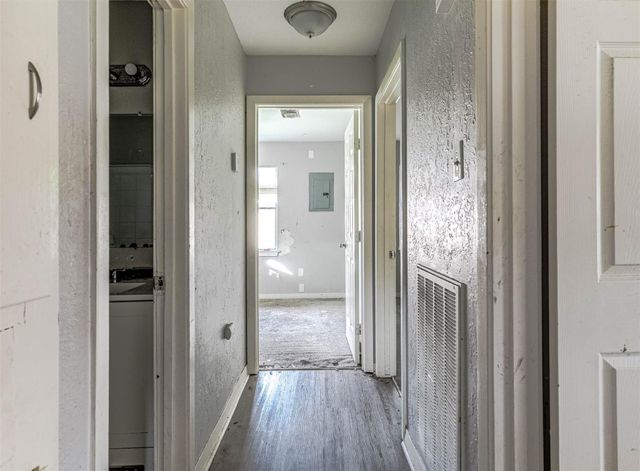 7203 Gore Drive, Houston, TX 77016