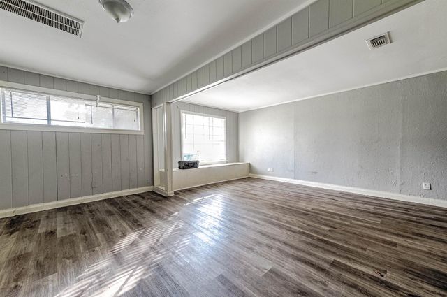 7203 Gore Drive, Houston, TX 77016