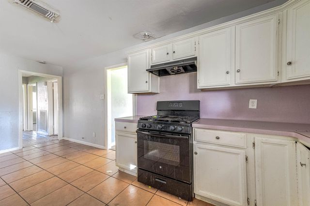 7203 Gore Drive, Houston, TX 77016