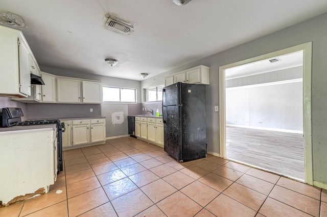 7203 Gore Drive, Houston, TX 77016