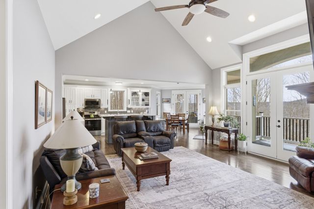 460 Cross Creek Drive, South Pittsburg, TN 37380