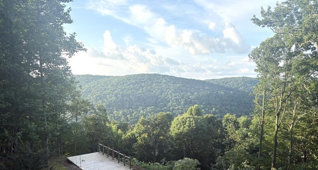 460 Cross Creek Drive, South Pittsburg, TN 37380