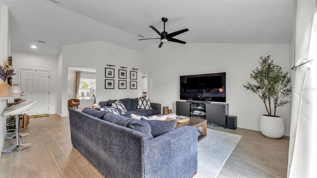 206 SAMANTHA AVENUE, Auburndale, FL 33823