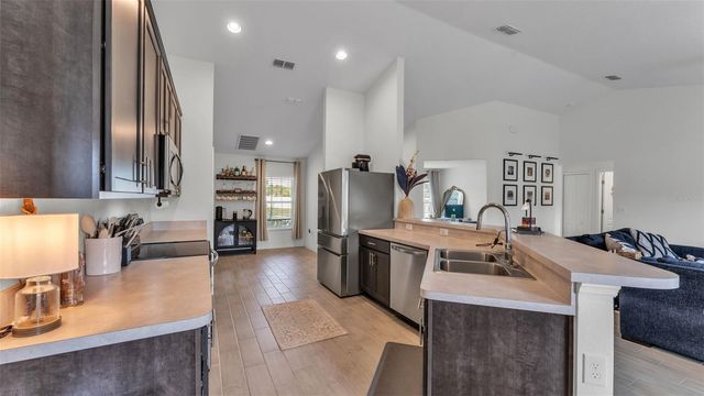 206 SAMANTHA AVENUE, Auburndale, FL 33823