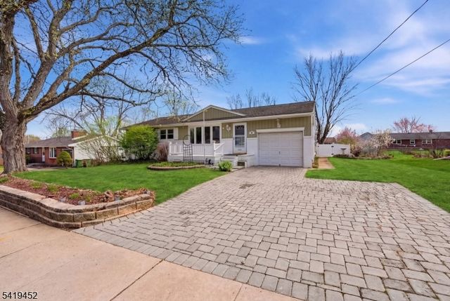 808 Charles Rd, Lopatcong Twp., NJ 08865