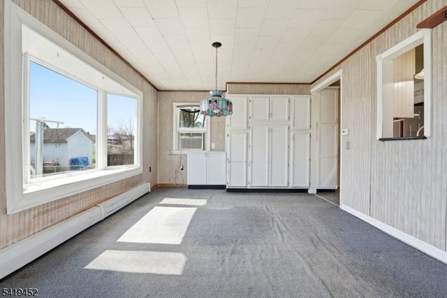 808 Charles Rd, Lopatcong Twp., NJ 08865