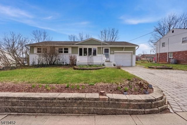 808 Charles Rd, Lopatcong Twp., NJ 08865