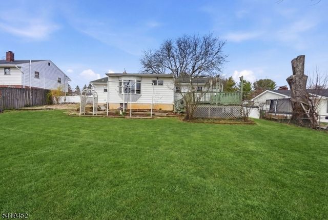 808 Charles Rd, Lopatcong Twp., NJ 08865