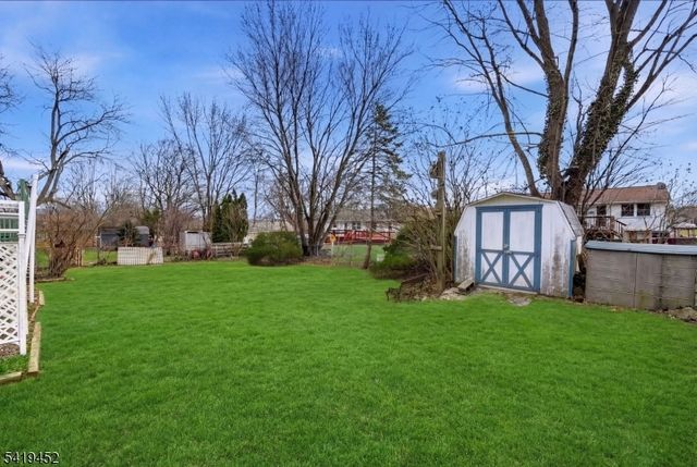 808 Charles Rd, Lopatcong Twp., NJ 08865