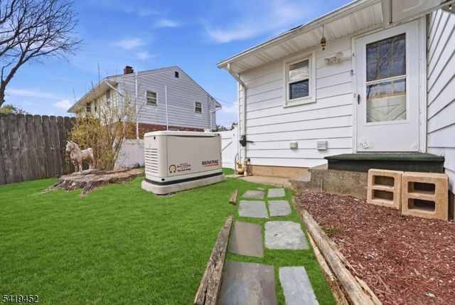 808 Charles Rd, Lopatcong Twp., NJ 08865