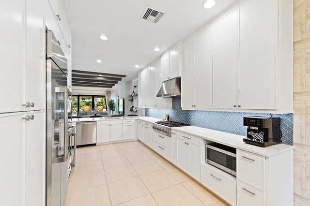 5611 Delacroix Terrace, Palm Beach Gardens, FL 33418