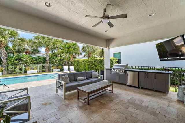 5611 Delacroix Terrace, Palm Beach Gardens, FL 33418