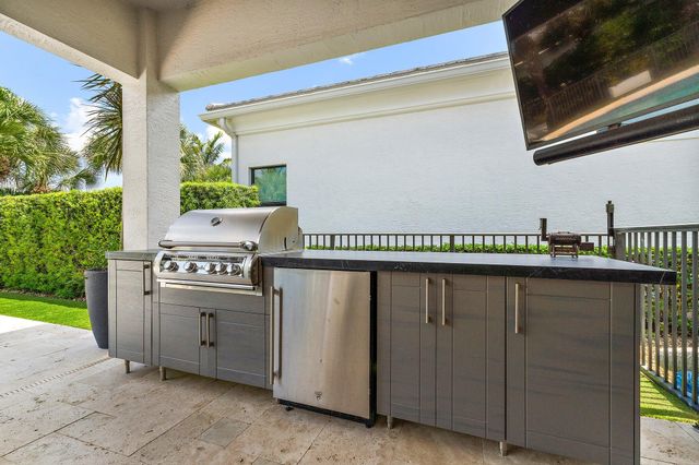 5611 Delacroix Terrace, Palm Beach Gardens, FL 33418