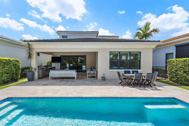 5611 Delacroix Terrace, Palm Beach Gardens, FL 33418