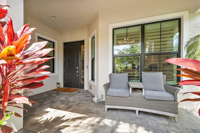 5611 Delacroix Terrace, Palm Beach Gardens, FL 33418