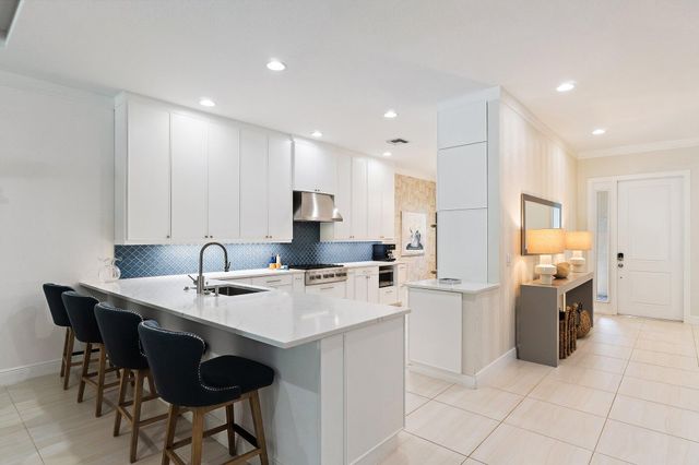 5611 Delacroix Terrace, Palm Beach Gardens, FL 33418