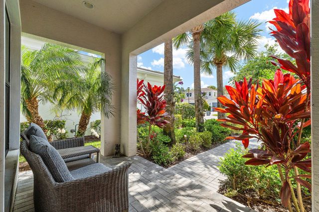 5611 Delacroix Terrace, Palm Beach Gardens, FL 33418