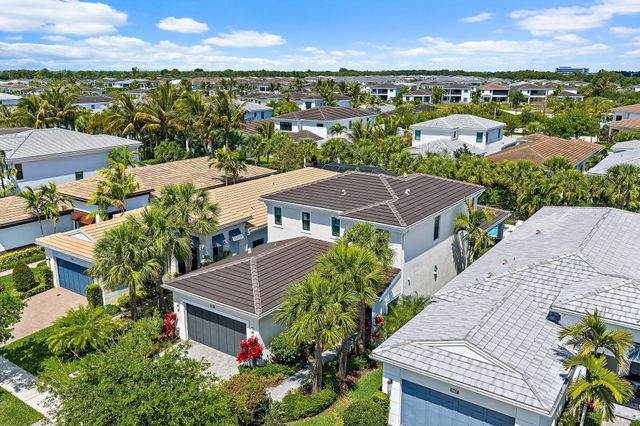 5611 Delacroix Terrace, Palm Beach Gardens, FL 33418