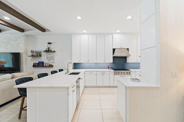 5611 Delacroix Terrace, Palm Beach Gardens, FL 33418