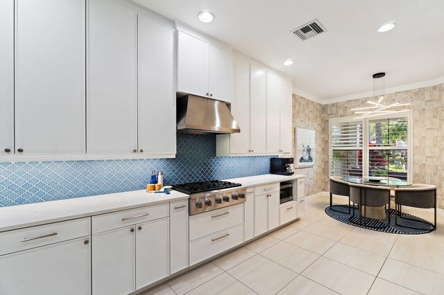 5611 Delacroix Terrace, Palm Beach Gardens, FL 33418