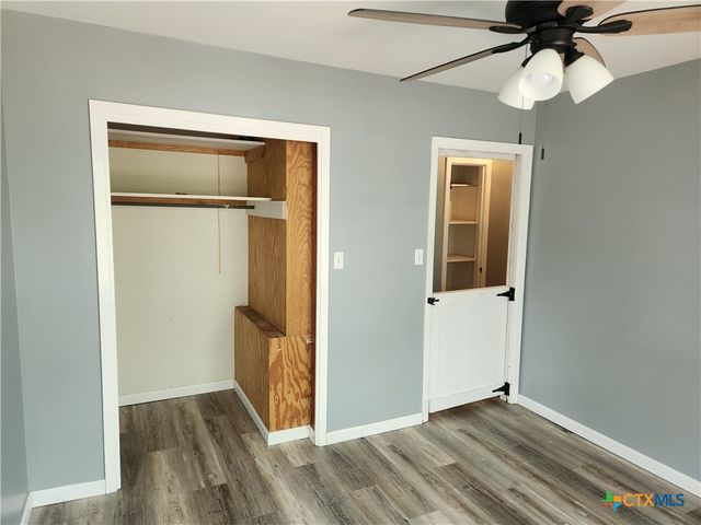 325 Montgomery Street, Yoakum, TX 77995