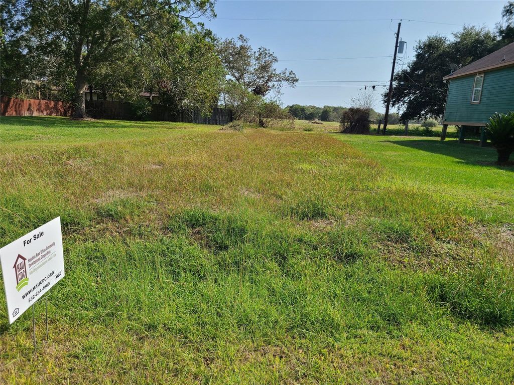 6715 Hawthorne, Hitchcock, TX 77563