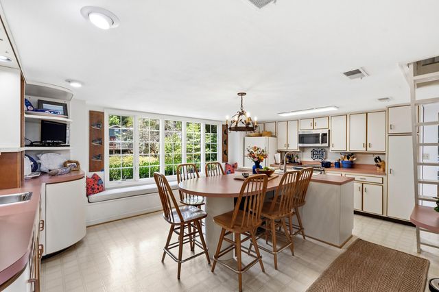 459 Hillcrest Heights DR, Moneta, VA 24121