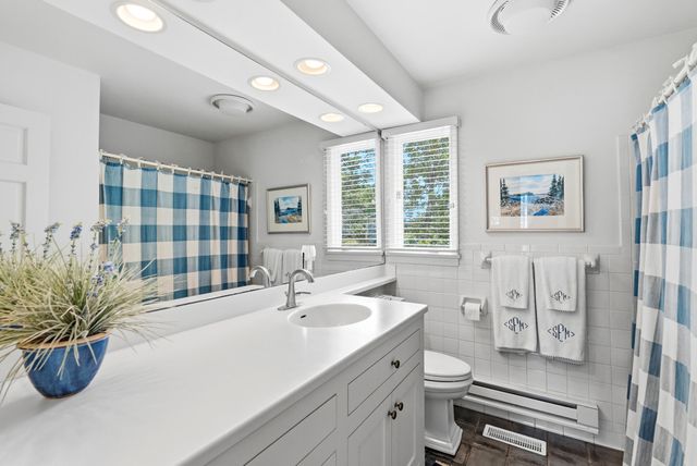 459 Hillcrest Heights DR, Moneta, VA 24121