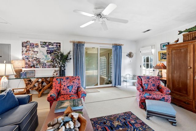 459 Hillcrest Heights DR, Moneta, VA 24121