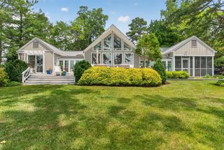 459 Hillcrest Heights DR, Moneta, VA 24121