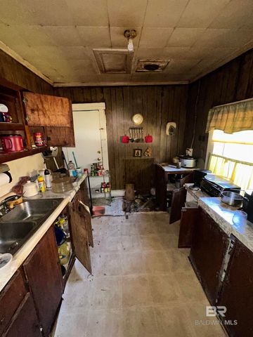 9100 Bryants Landing Road, Stockton, AL 36579