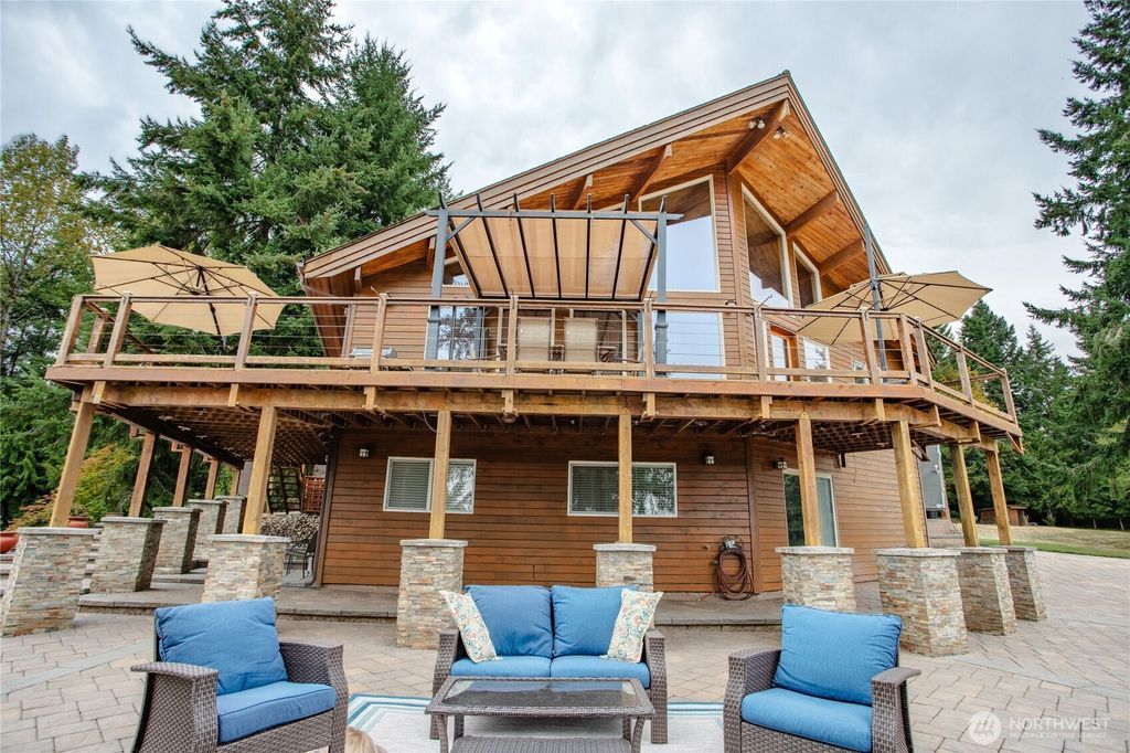 9070 Ocean Beach Highway, Longview, WA 98632