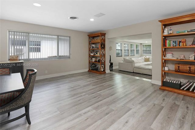 1333 Tyler St, Hollywood, FL 33019