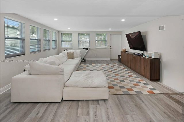 1333 Tyler St, Hollywood, FL 33019