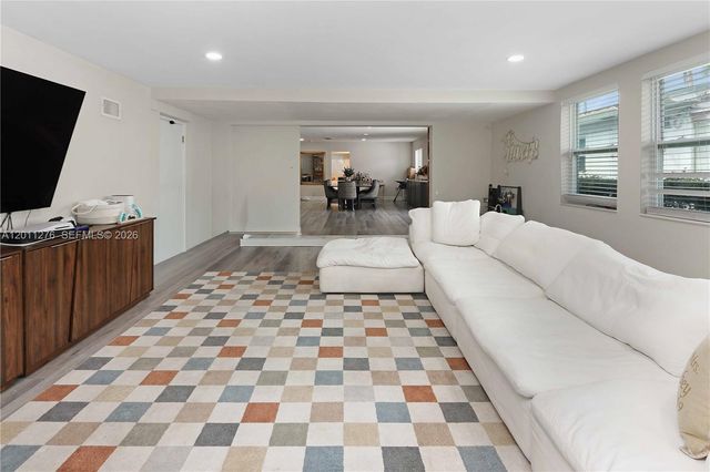 1333 Tyler St, Hollywood, FL 33019