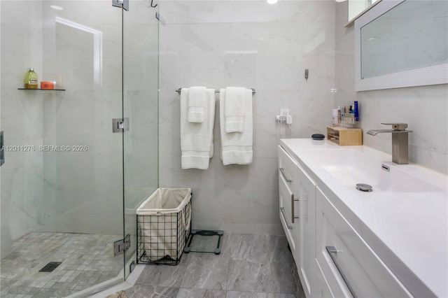 1333 Tyler St, Hollywood, FL 33019