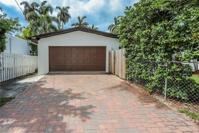 1333 Tyler St, Hollywood, FL 33019