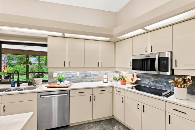 10616 FOREST RUN DRIVE, Bradenton, FL 34211