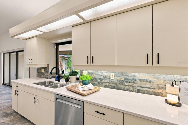 10616 FOREST RUN DRIVE, Bradenton, FL 34211
