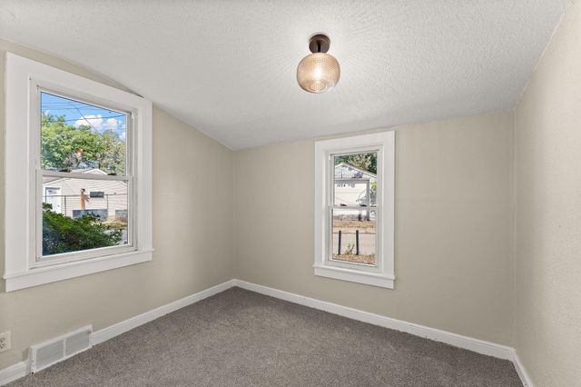 244 Dale Street E, South Saint Paul, MN 55075
