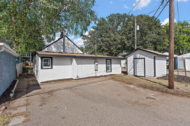 244 Dale Street E, South Saint Paul, MN 55075