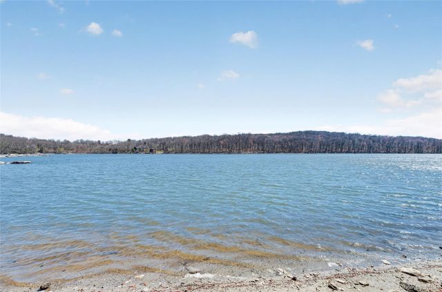 3 Lakeside Road, Mahopac, NY 10541