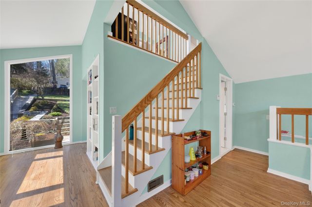 3 Lakeside Road, Mahopac, NY 10541