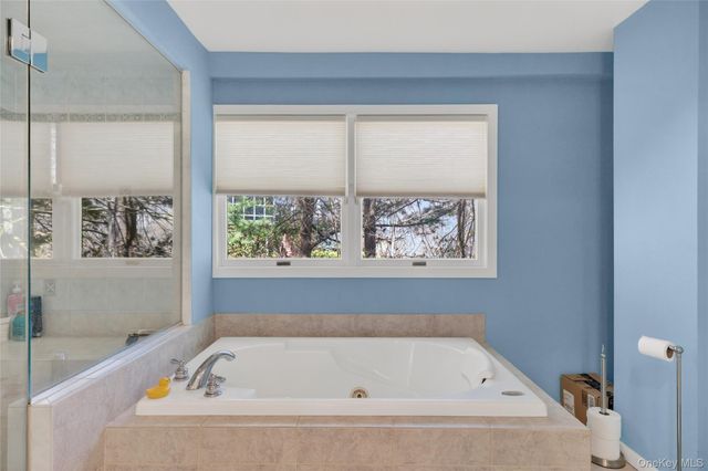 3 Lakeside Road, Mahopac, NY 10541