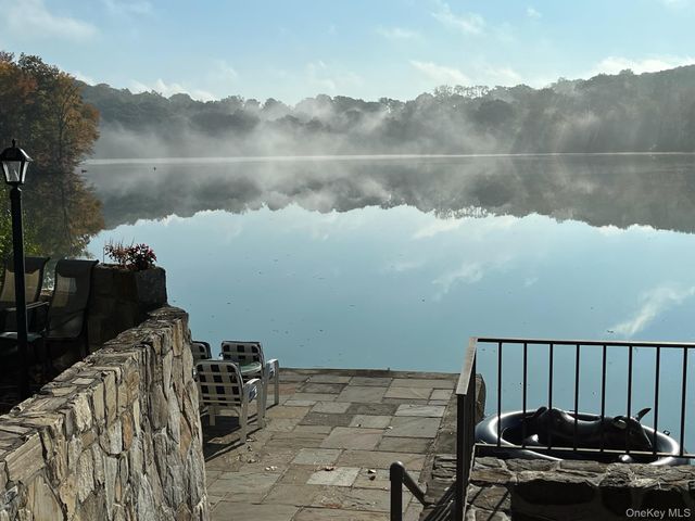 3 Lakeside Road, Mahopac, NY 10541