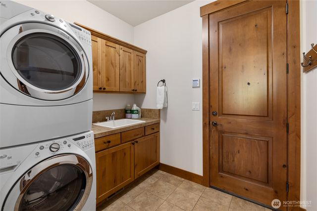 300 Sweet Shop Ln, Cle Elum, WA 98922