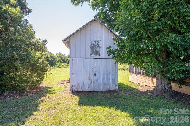 1719 S Lafayette Street, Shelby, NC 28152