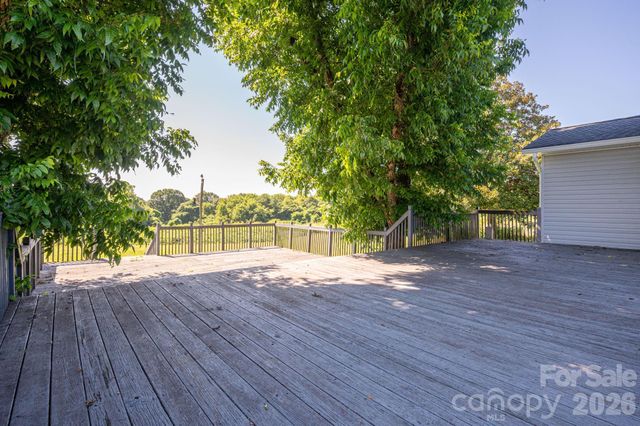 1719 S Lafayette Street, Shelby, NC 28152