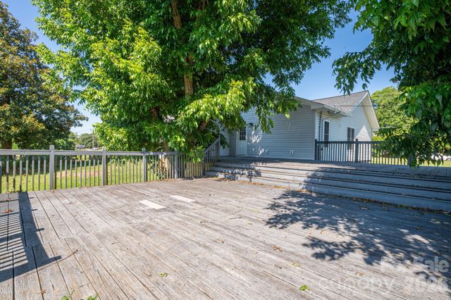 1719 S Lafayette Street, Shelby, NC 28152